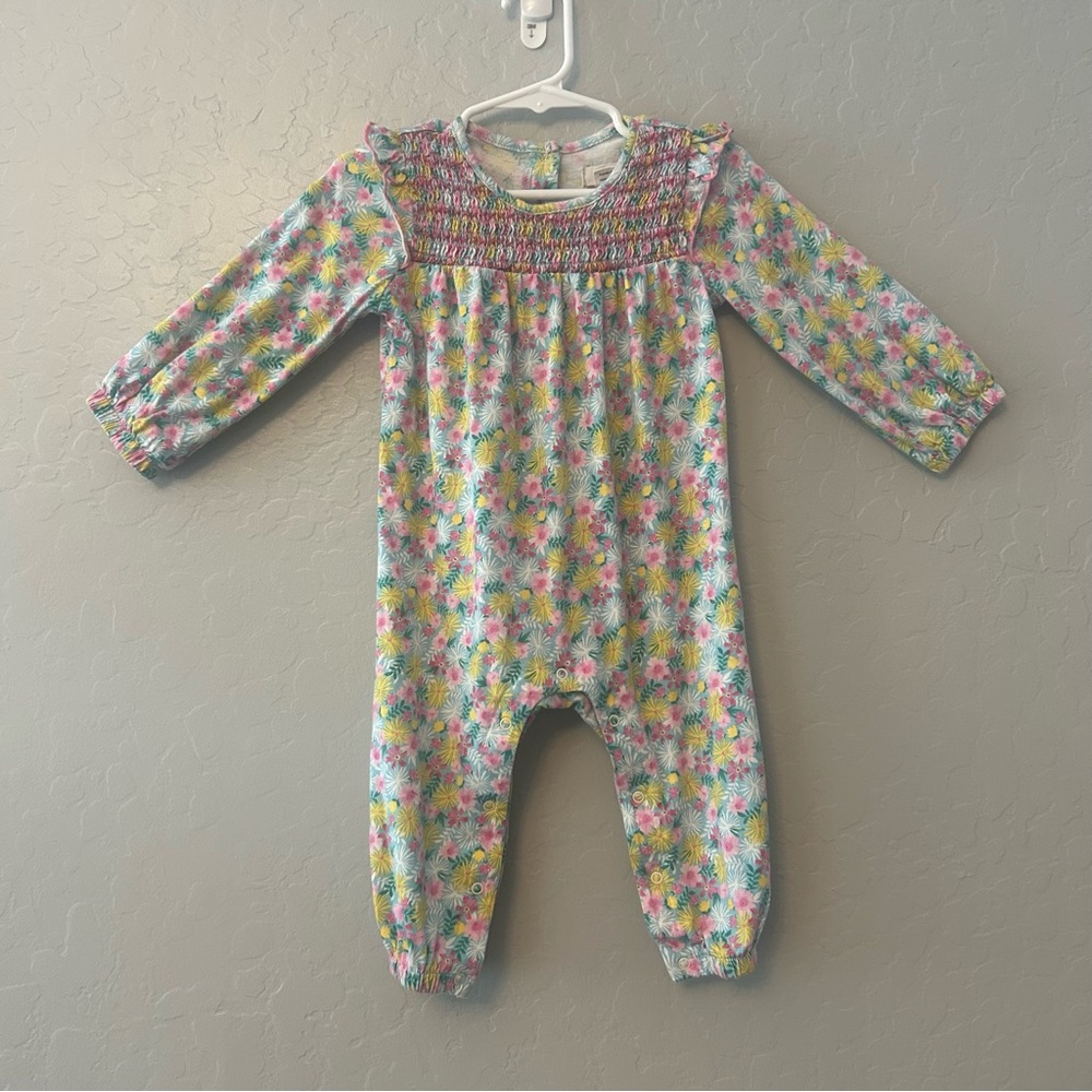 ⭐️Peek spring colored floral one piece smocked romper jumpsuit size 12-18 months